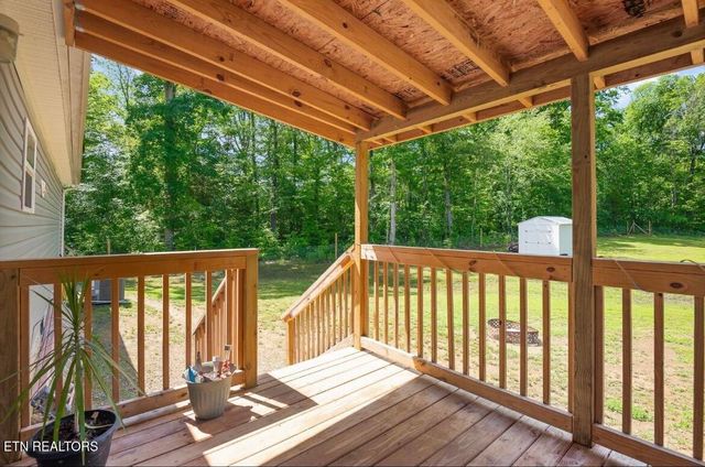 934 Holly Glen Ln, Decatur, TN 37322