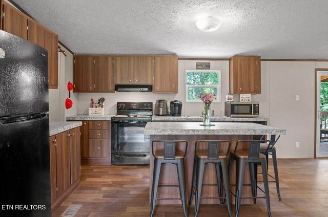 934 Holly Glen Ln, Decatur, TN 37322