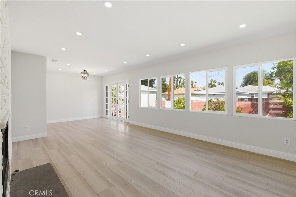 19649 Friar Street, Tarzana, CA 91335 — photo 4