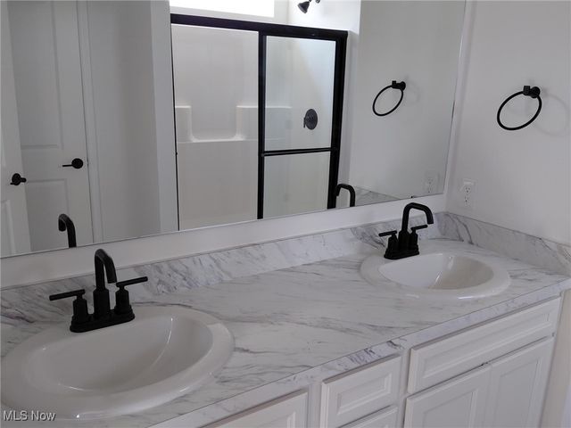 3798 Golden Wood Way, Green, OH 44685