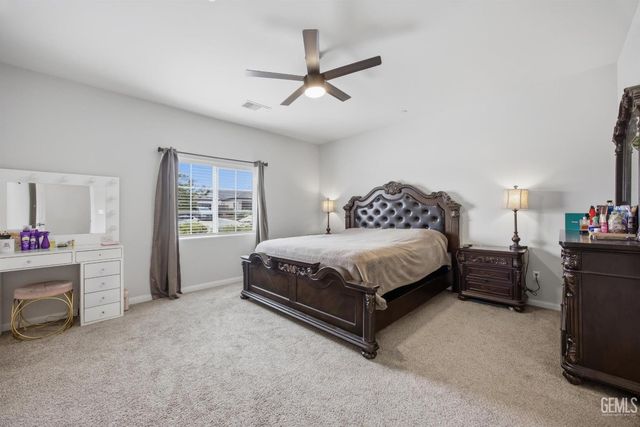 9908 Old Wood Drive, Bakersfield, CA 93306