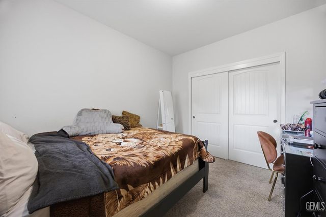 9908 Old Wood Drive, Bakersfield, CA 93306