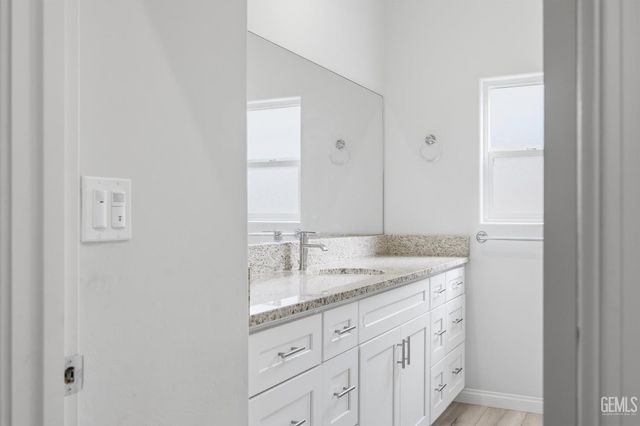 9908 Old Wood Drive, Bakersfield, CA 93306