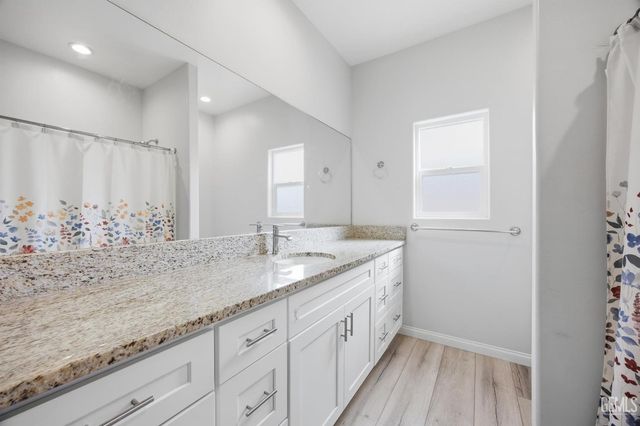 9908 Old Wood Drive, Bakersfield, CA 93306