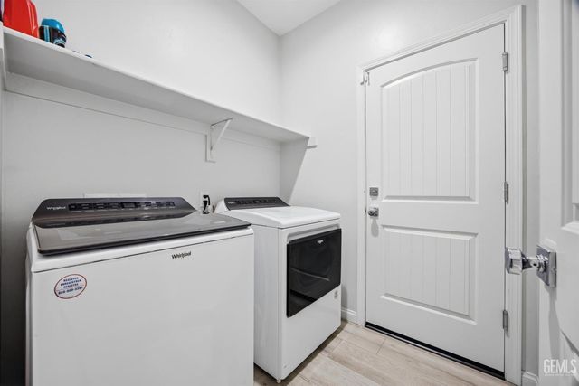 9908 Old Wood Drive, Bakersfield, CA 93306