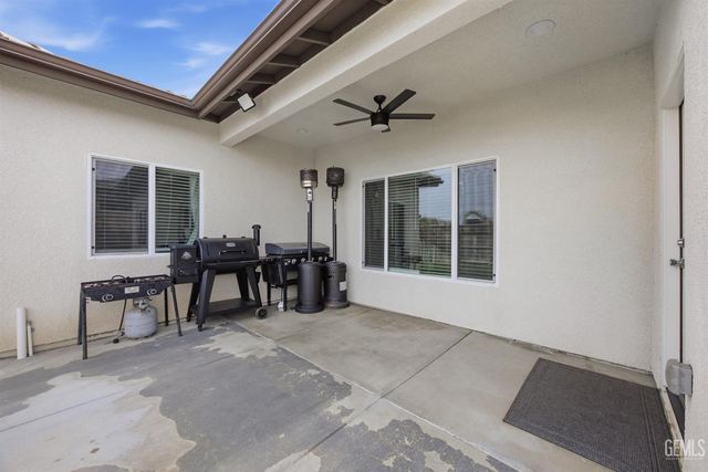 9908 Old Wood Drive, Bakersfield, CA 93306