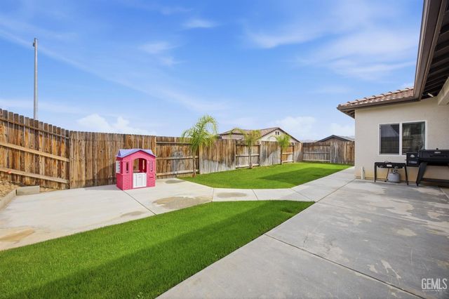 9908 Old Wood Drive, Bakersfield, CA 93306