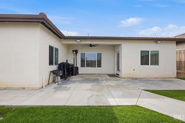 9908 Old Wood Drive, Bakersfield, CA 93306