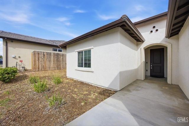 9908 Old Wood Drive, Bakersfield, CA 93306