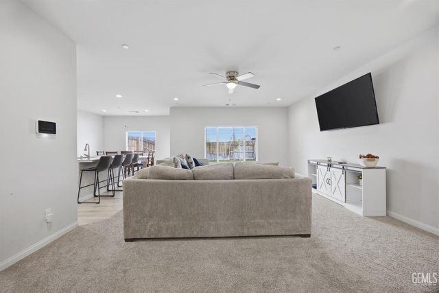 9908 Old Wood Drive, Bakersfield, CA 93306