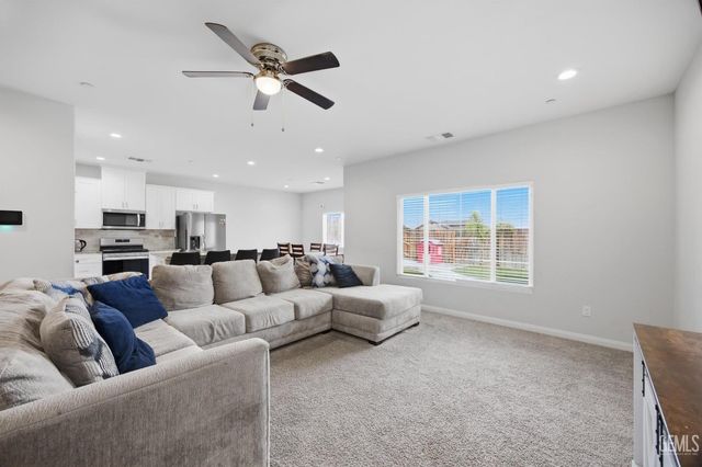 9908 Old Wood Drive, Bakersfield, CA 93306