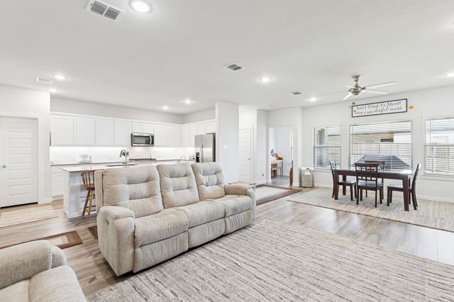 581 Chase Creek Drive, Lavon, TX 75166