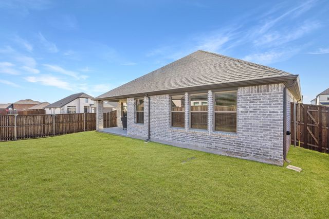 581 Chase Creek Drive, Lavon, TX 75166