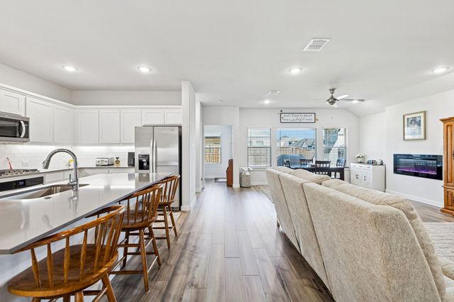 581 Chase Creek Drive, Lavon, TX 75166