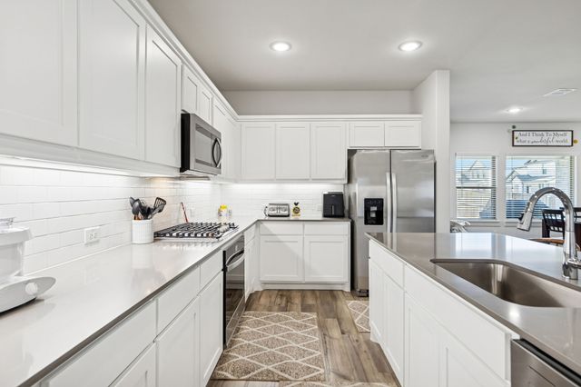 581 Chase Creek Drive, Lavon, TX 75166