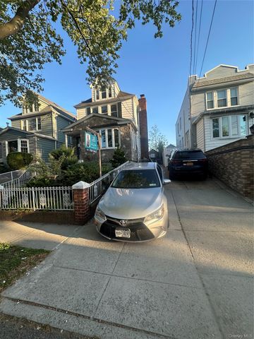 7332 53rd Road, Maspeth, NY 11378
