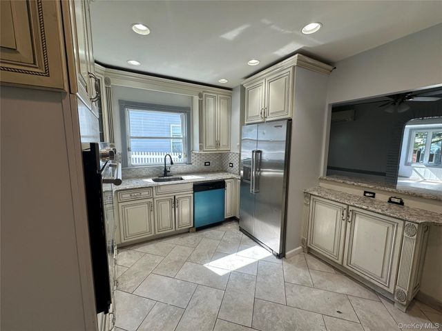 7332 53rd Road, Maspeth, NY 11378