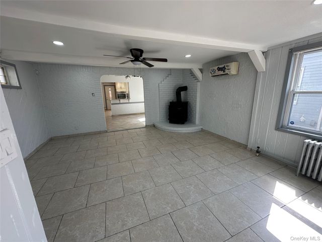 7332 53rd Road, Maspeth, NY 11378