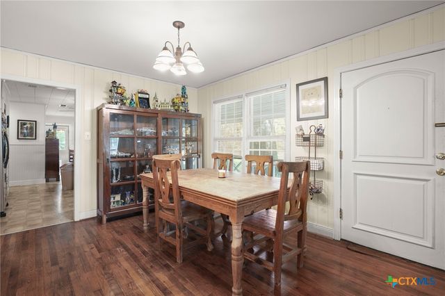 1320 W San Antonio Street, Lockhart, TX 78644