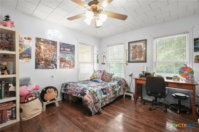 1320 W San Antonio Street, Lockhart, TX 78644