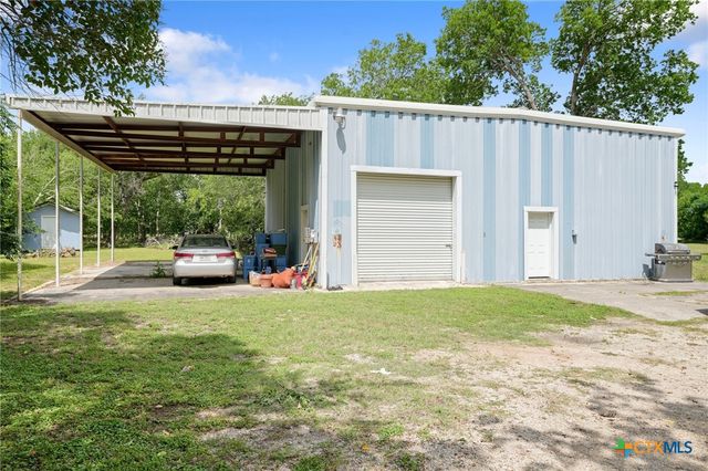 1320 W San Antonio Street, Lockhart, TX 78644