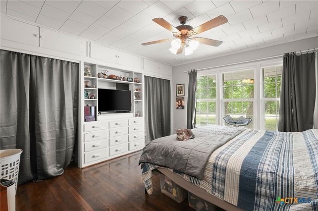1320 W San Antonio Street, Lockhart, TX 78644