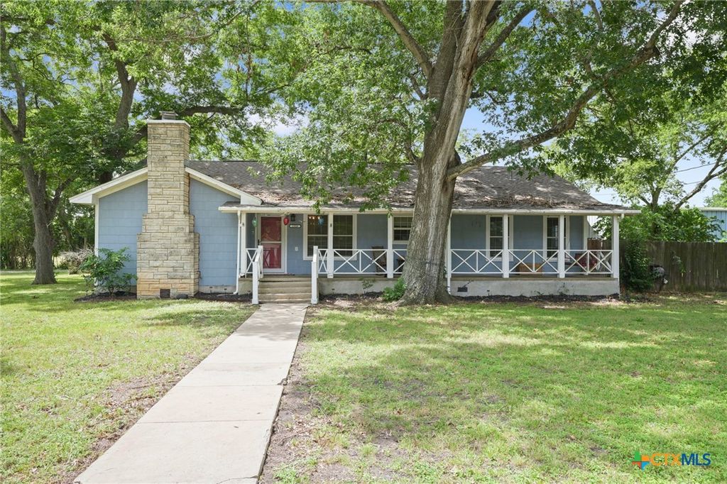 1320 W San Antonio Street, Lockhart, TX 78644