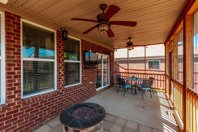1006 Abberley Cir, Hendersonville, TN 37075