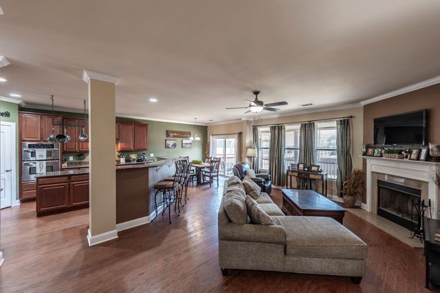 1006 Abberley Cir, Hendersonville, TN 37075