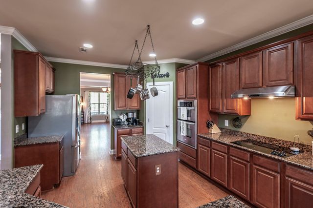 1006 Abberley Cir, Hendersonville, TN 37075