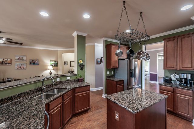 1006 Abberley Cir, Hendersonville, TN 37075