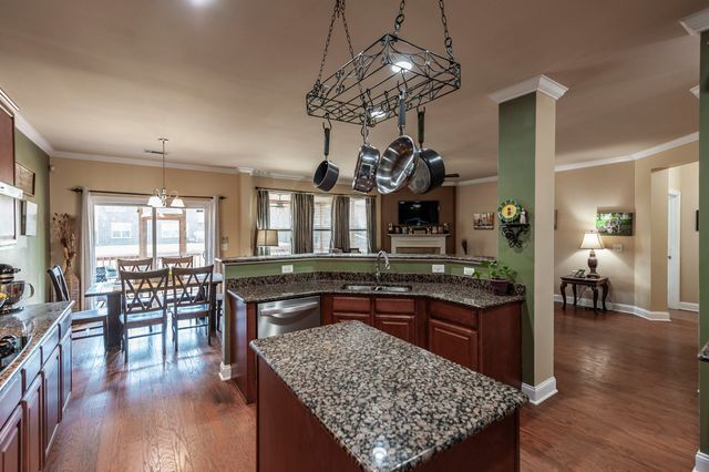 1006 Abberley Cir, Hendersonville, TN 37075