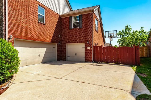 1006 Abberley Cir, Hendersonville, TN 37075