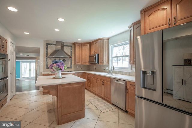 251 UPPER HOLLAND RD, Richboro, PA 18954