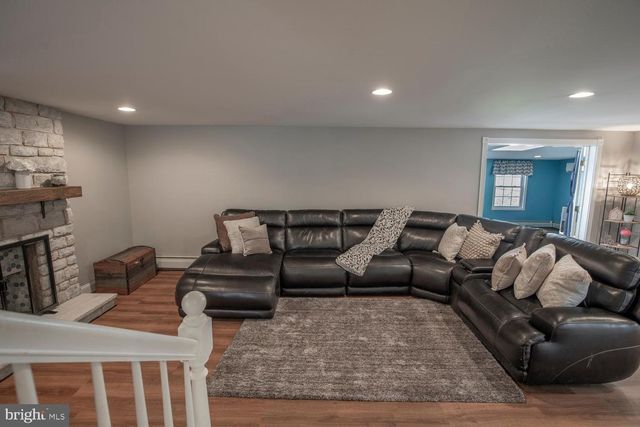 251 UPPER HOLLAND RD, Richboro, PA 18954