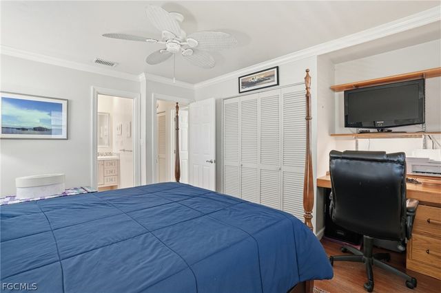 2500 10th ST N, Naples, FL 34103