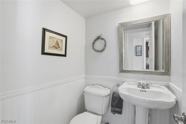 2500 10th ST N, Naples, FL 34103