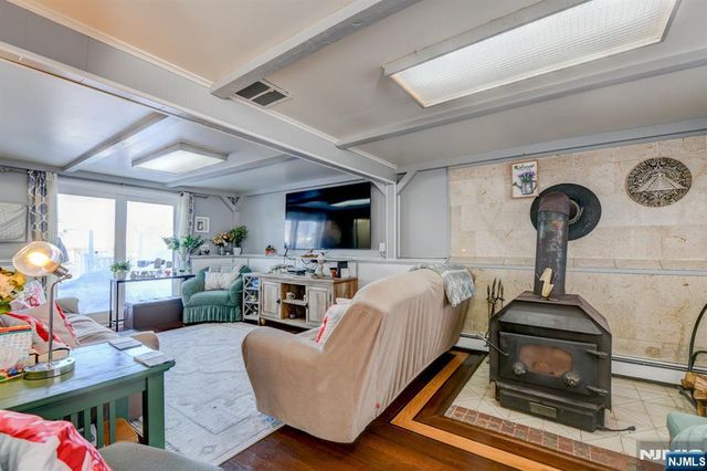 21 Normandy Circle, Hopatcong, NJ 07843