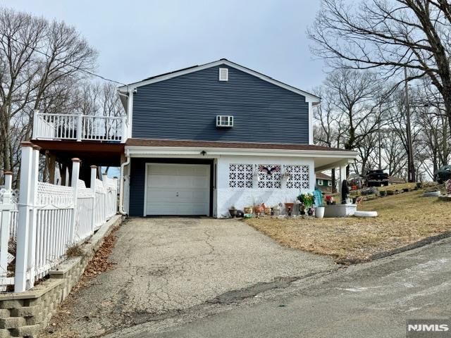 21 Normandy Circle, Hopatcong, NJ 07843