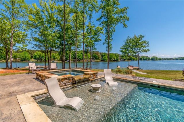 136 Phoenix Drive, Eatonton, GA 31024