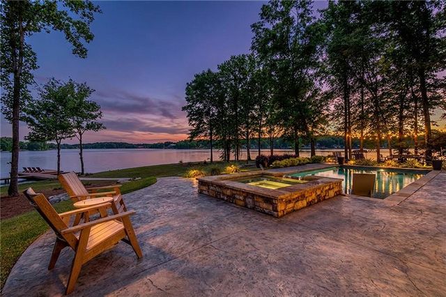 136 Phoenix Drive, Eatonton, GA 31024