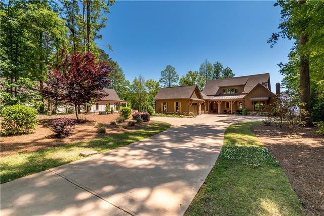 136 Phoenix Drive, Eatonton, GA 31024
