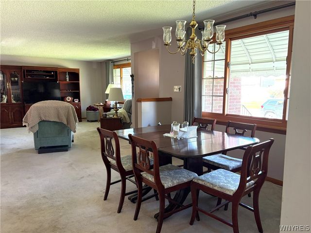 39 Angela Lane, Cheektowaga, NY 14225