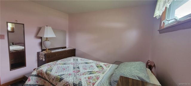 39 Angela Lane, Cheektowaga, NY 14225