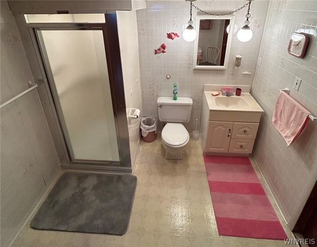 39 Angela Lane, Cheektowaga, NY 14225