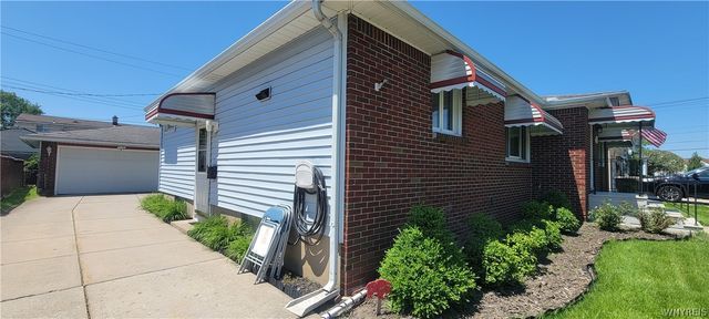 39 Angela Lane, Cheektowaga, NY 14225