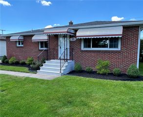 39 Angela Lane, Cheektowaga, NY 14225
