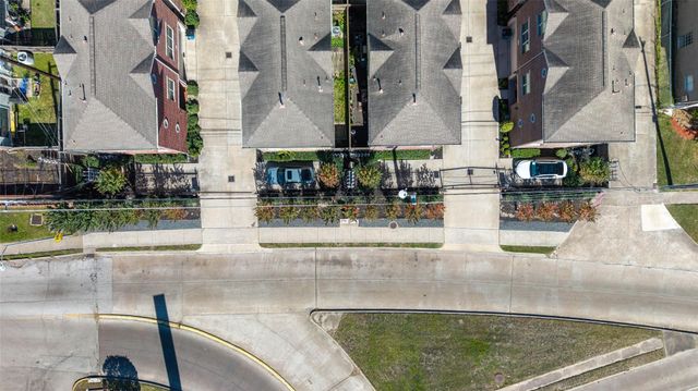 516 Westcross Street, Houston, TX 77018