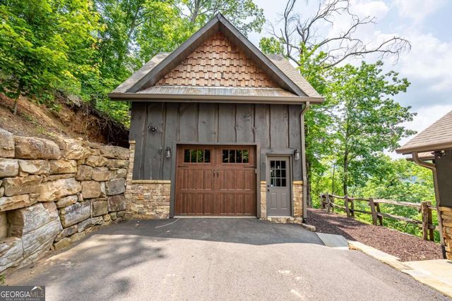 670 Brittney Drive, Blue Ridge, GA 30513