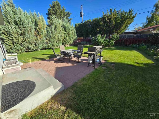 1818 Granada, Twin Falls, ID 83301